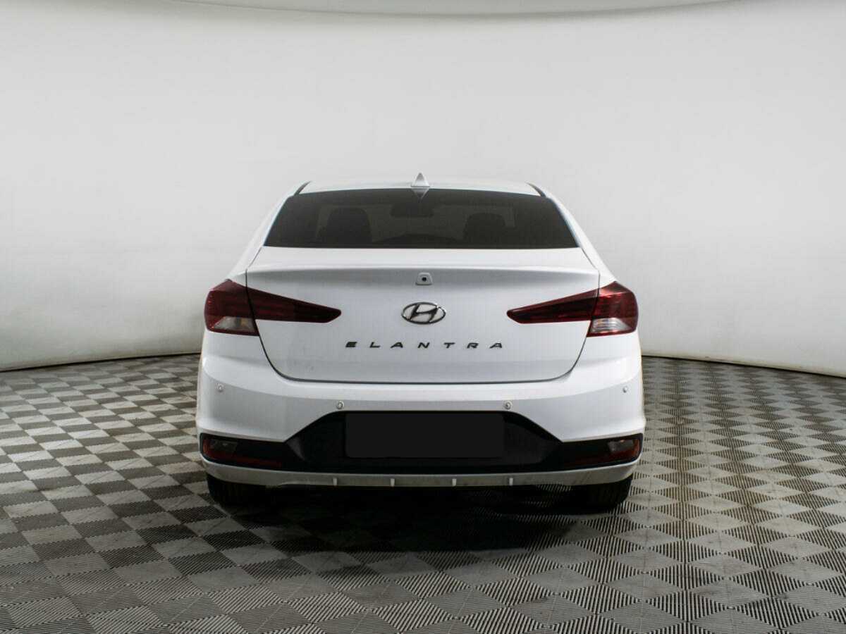 Купить Hyundai Elantra с пробегом. Фото: #5