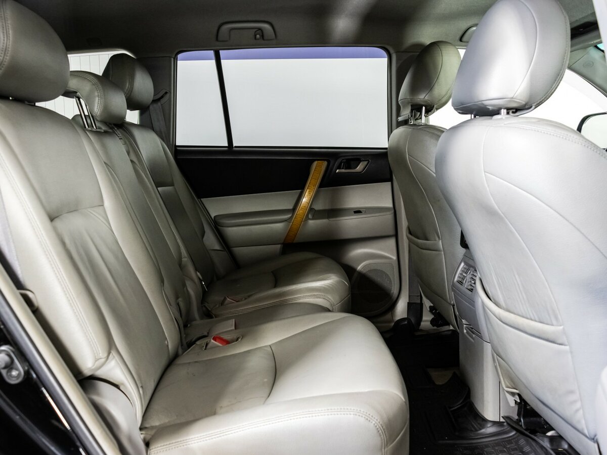 Купить Toyota Highlander с пробегом. Фото: #12