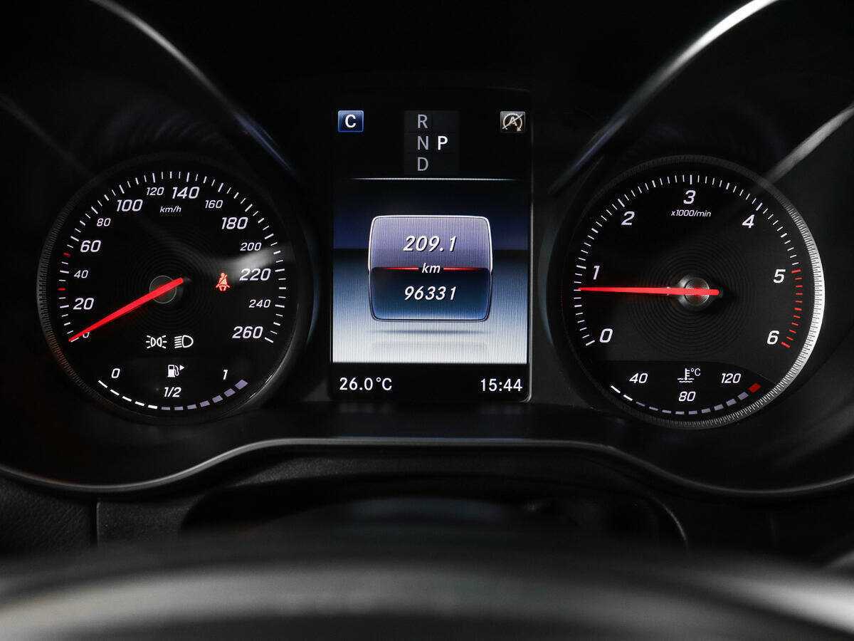 Купить Mercedes-Benz GLC с пробегом. Фото: #10