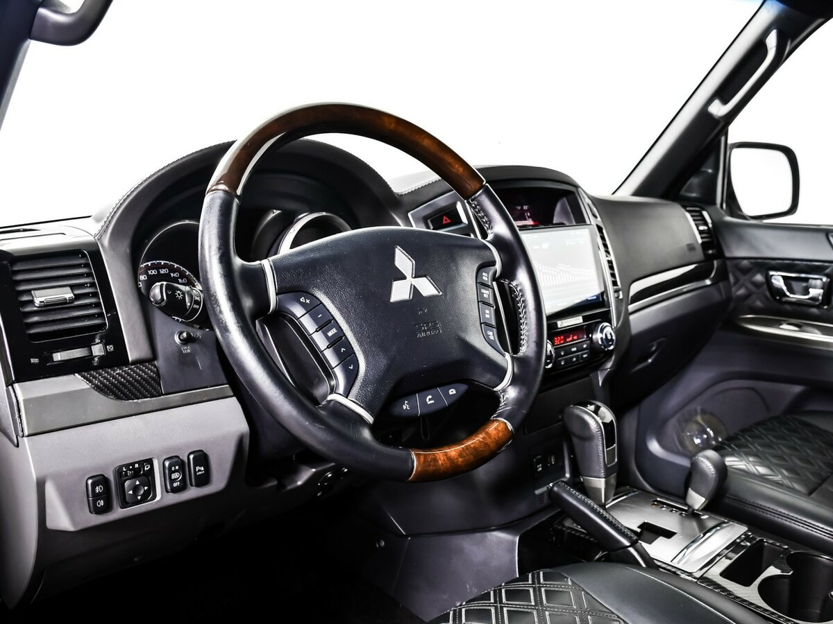 Купить Mitsubishi Pajero с пробегом. Фото: #10