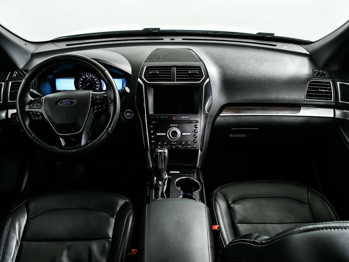 Купить Ford Explorer с пробегом. Фото: #8