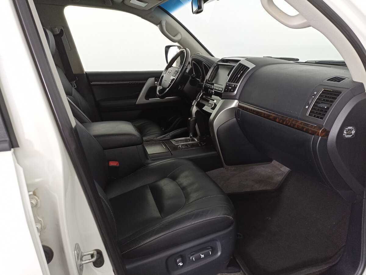 Купить Toyota Land Cruiser с пробегом. Фото: #10