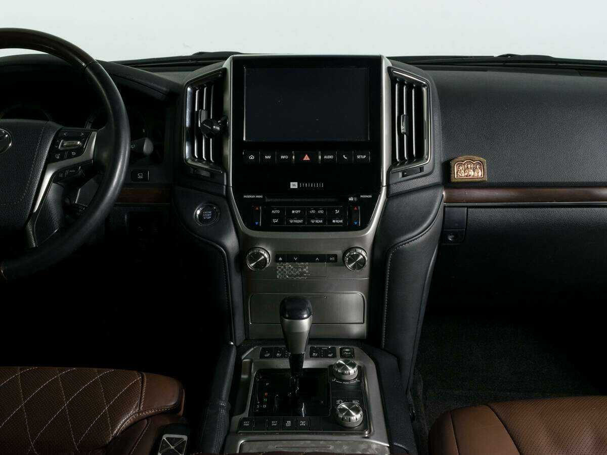 Купить Toyota Land Cruiser с пробегом. Фото: #10
