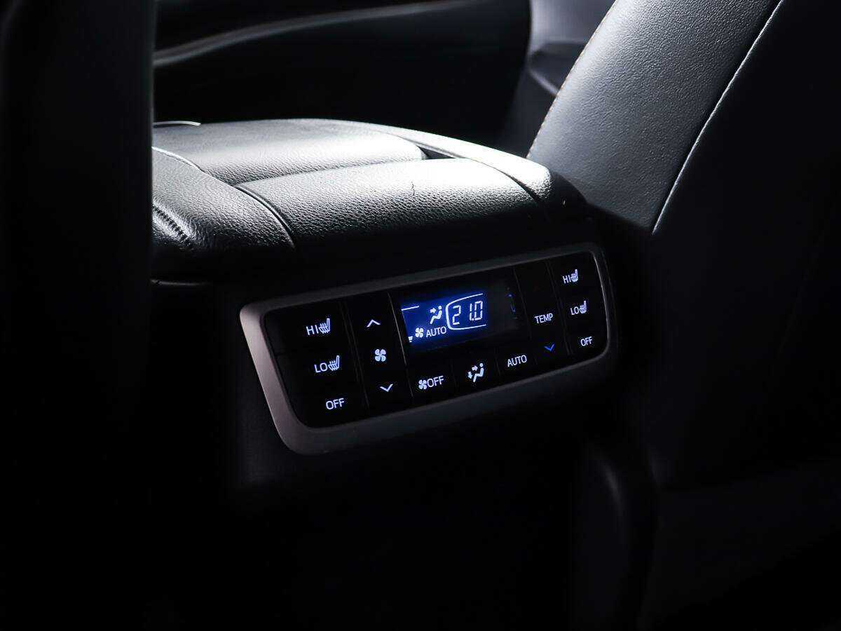 Купить Toyota Highlander с пробегом. Фото: #16