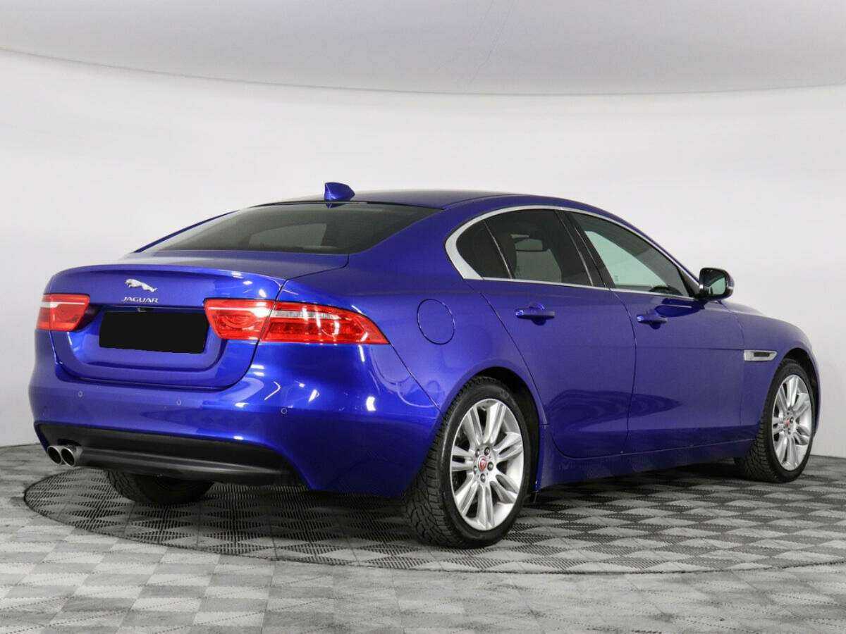 Купить Jaguar XE с пробегом. Фото: #3