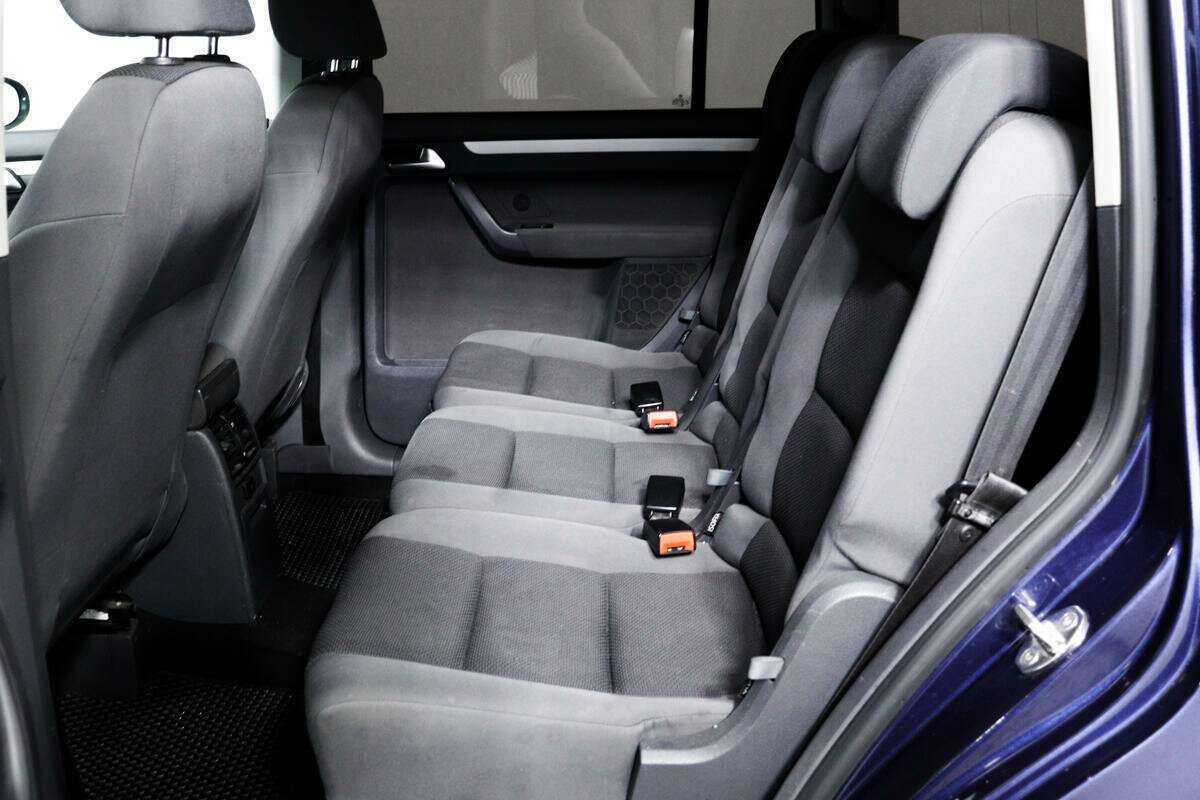 Купить Volkswagen Touran с пробегом. Фото: #11