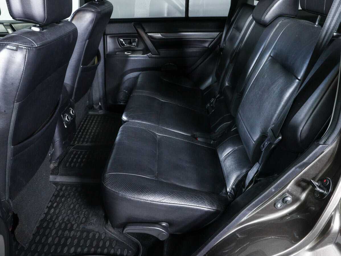 Купить Mitsubishi Pajero с пробегом. Фото: #7