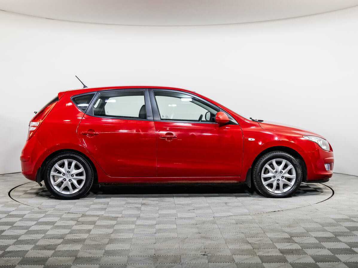 Купить Hyundai i30 с пробегом. Фото: #2