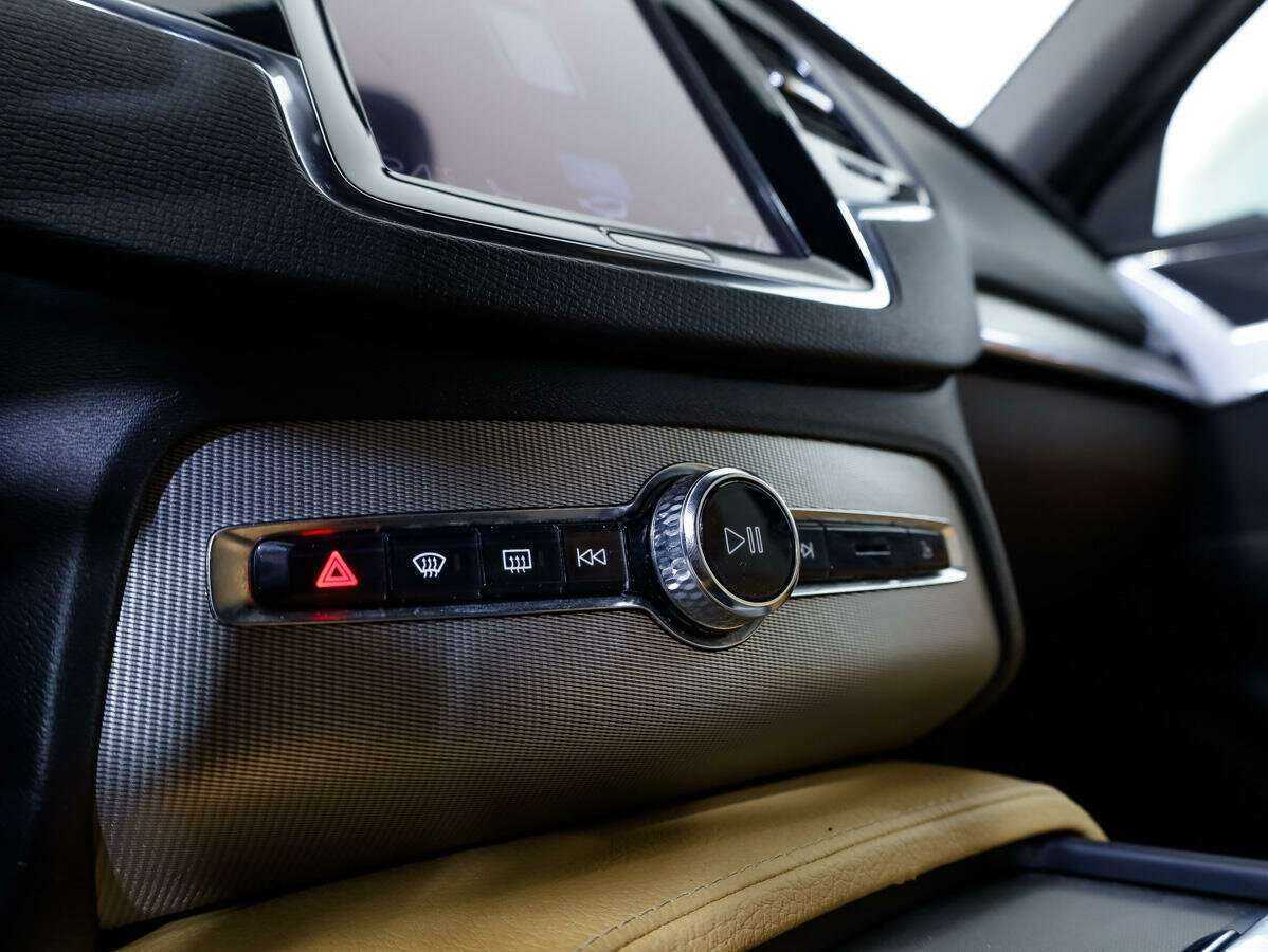 Купить Volvo XC90 с пробегом. Фото: #15