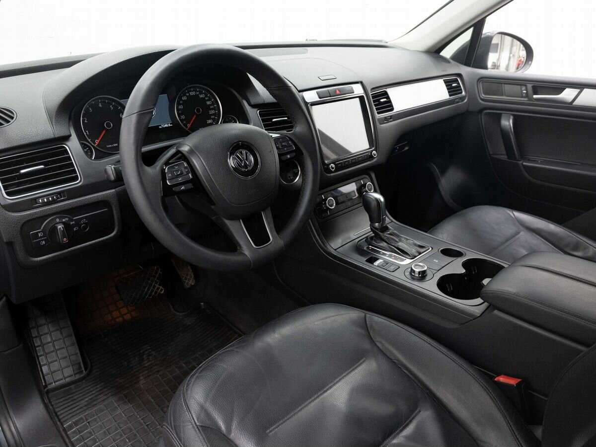 Купить Volkswagen Touareg с пробегом. Фото: #8