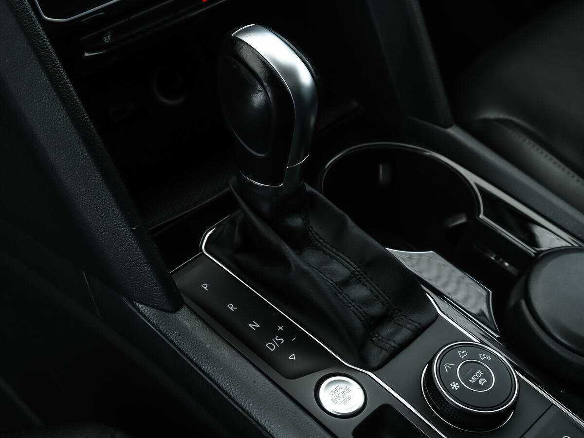 Купить Volkswagen Teramont с пробегом. Фото: #11