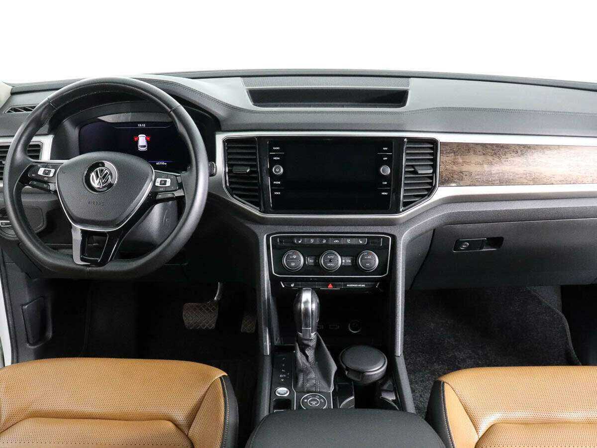 Купить Volkswagen Teramont с пробегом. Фото: #11