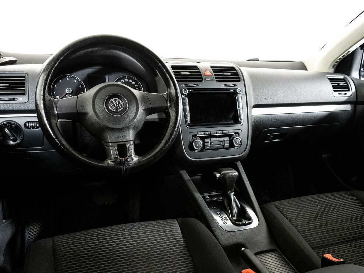 Купить Volkswagen Jetta с пробегом. Фото: #8