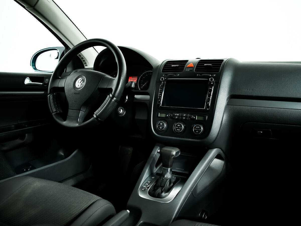 Купить Volkswagen Jetta с пробегом. Фото: #8