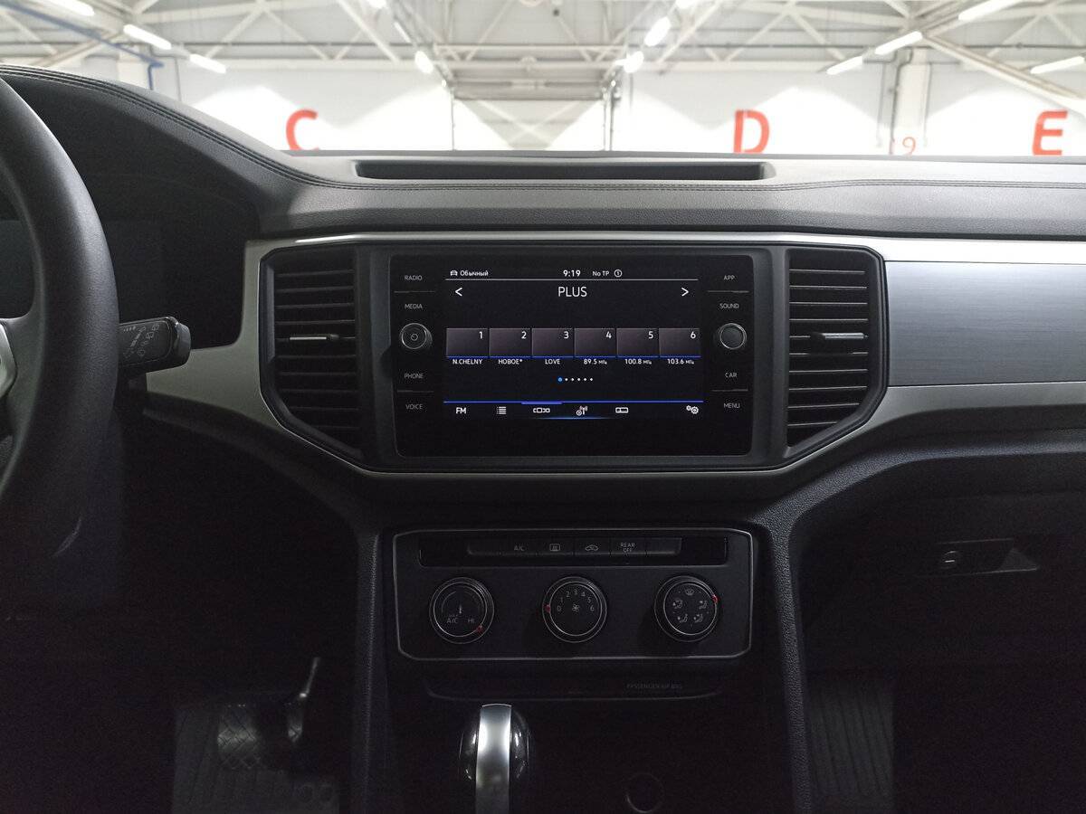 Купить Volkswagen Teramont с пробегом. Фото: #14