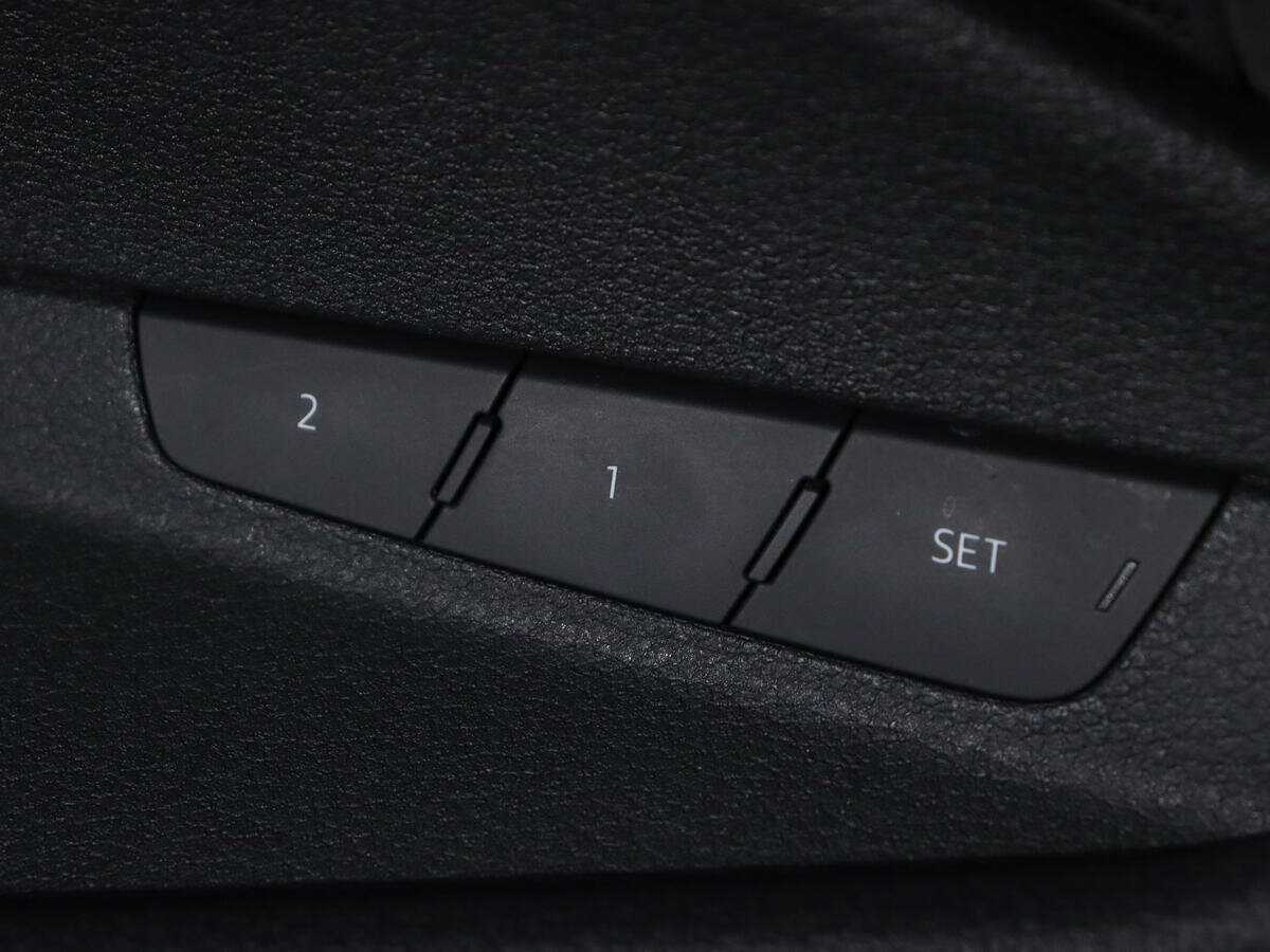 Купить Audi e-tron с пробегом. Фото: #19