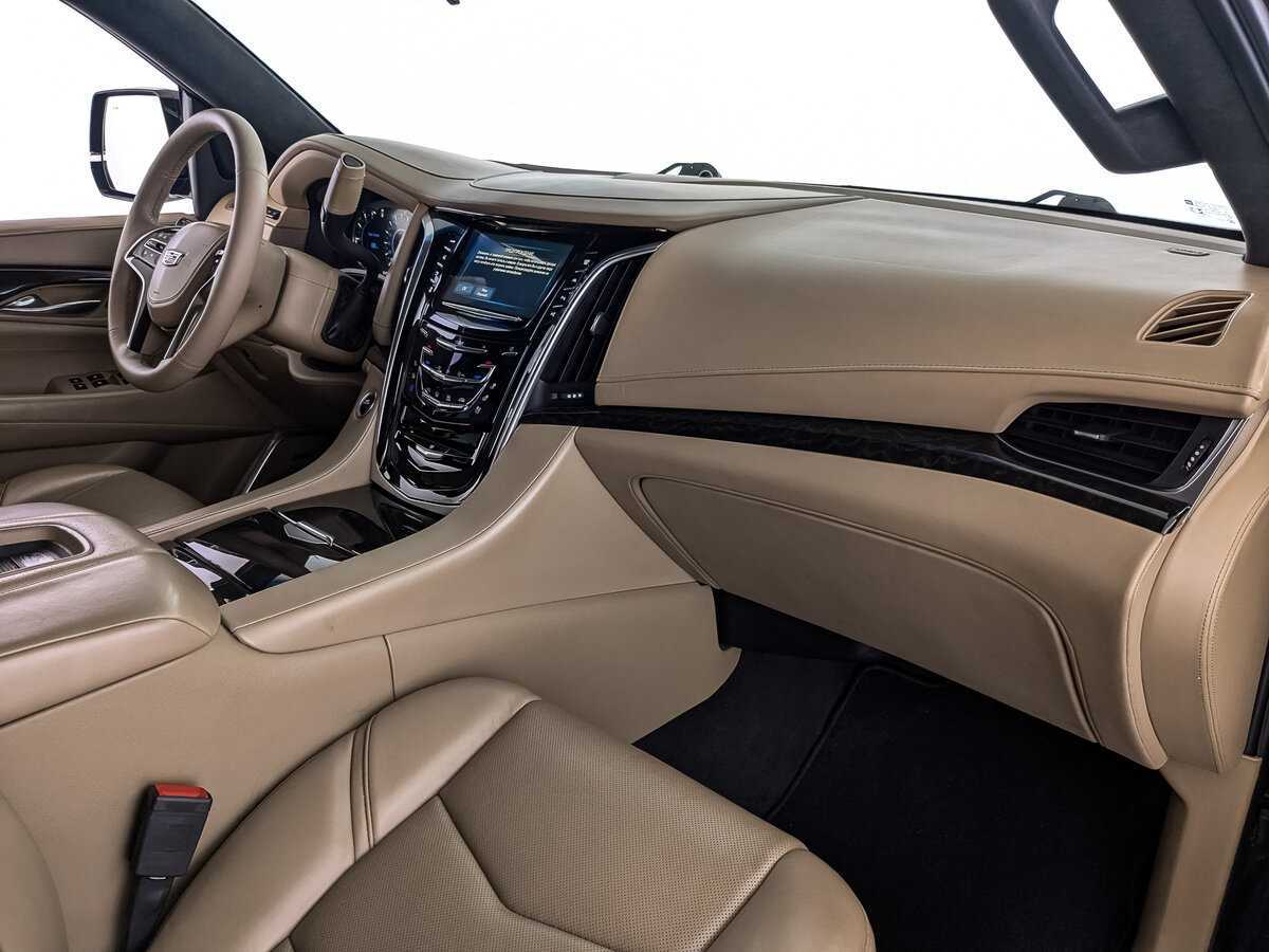 Купить Cadillac Escalade с пробегом. Фото: #8