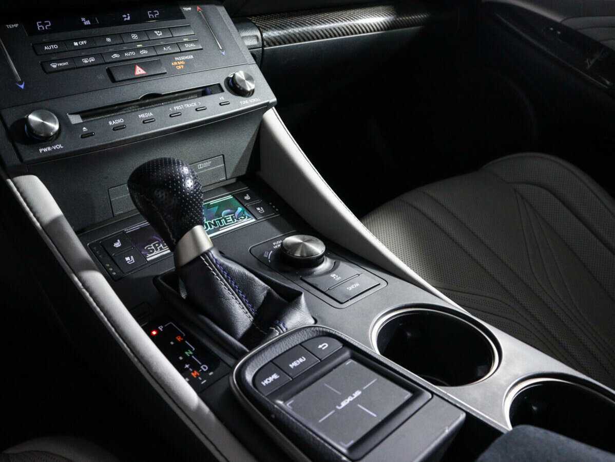 Купить Lexus RC F с пробегом. Фото: #18