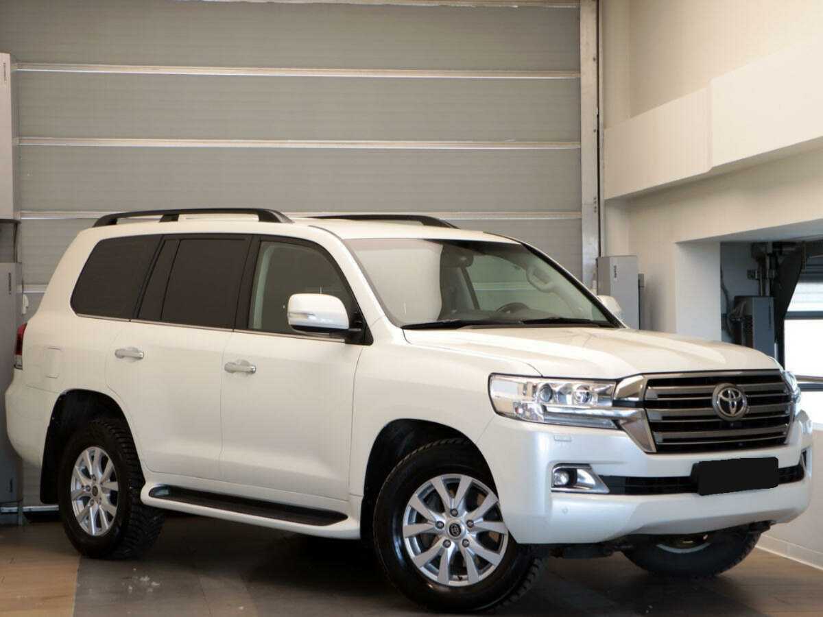 Купить Toyota Land Cruiser с пробегом. Фото: #2