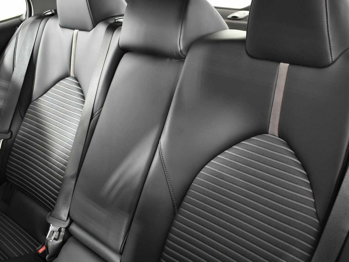 Купить Toyota Camry с пробегом. Фото: #7