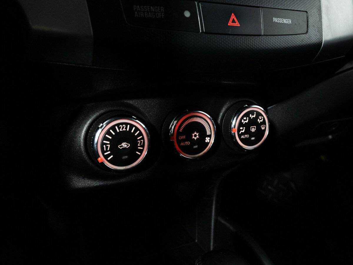 Купить Mitsubishi Outlander с пробегом. Фото: #14