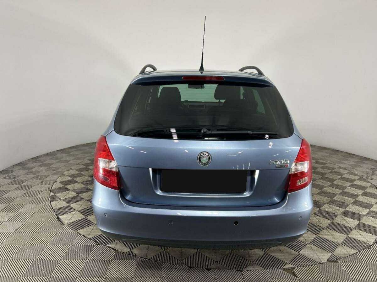 Купить Skoda Fabia с пробегом. Фото: #2