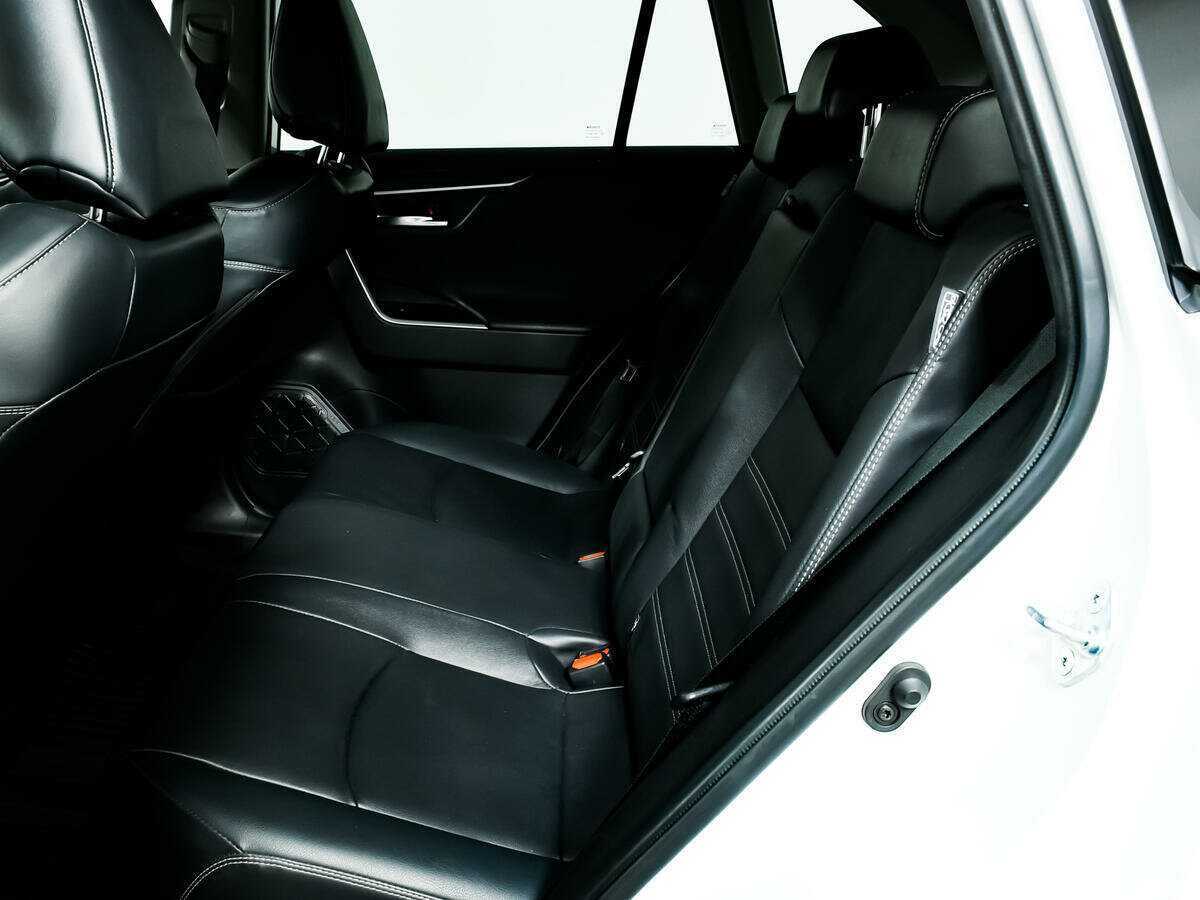 Купить Toyota RAV4 с пробегом. Фото: #11