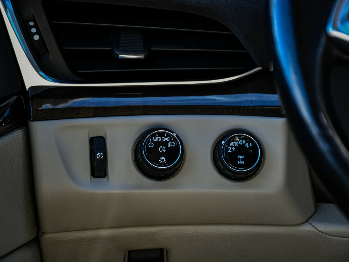 Купить Cadillac Escalade с пробегом. Фото: #17