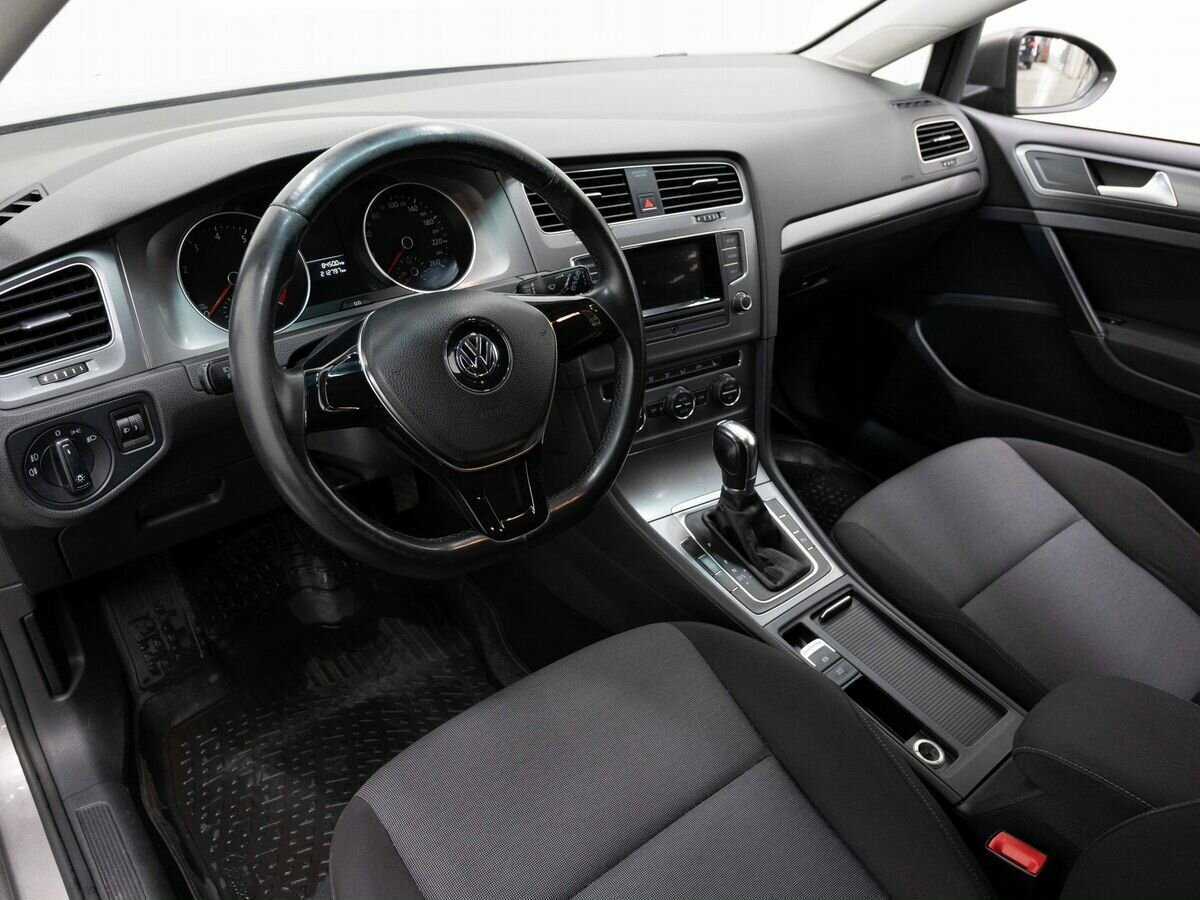 Купить Volkswagen Golf с пробегом. Фото: #8