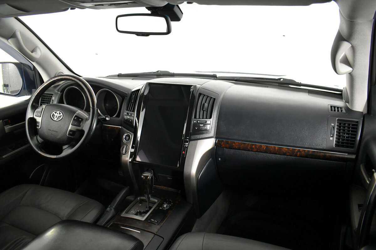 Купить Toyota Land Cruiser с пробегом. Фото: #11