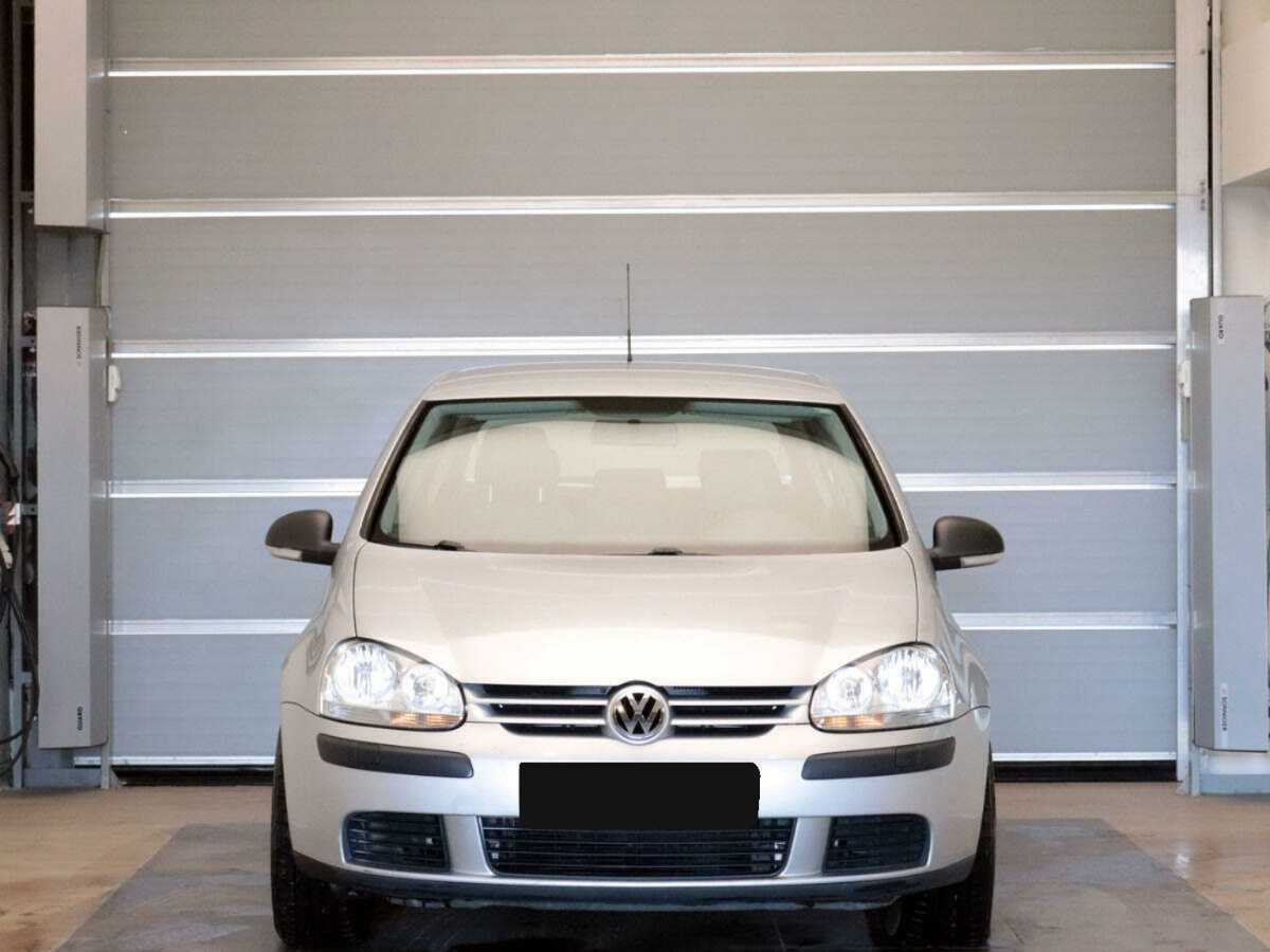 Купить Volkswagen Golf с пробегом. Фото: #1