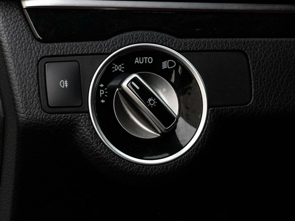 Купить Mercedes-Benz E-Класс с пробегом. Фото: #24