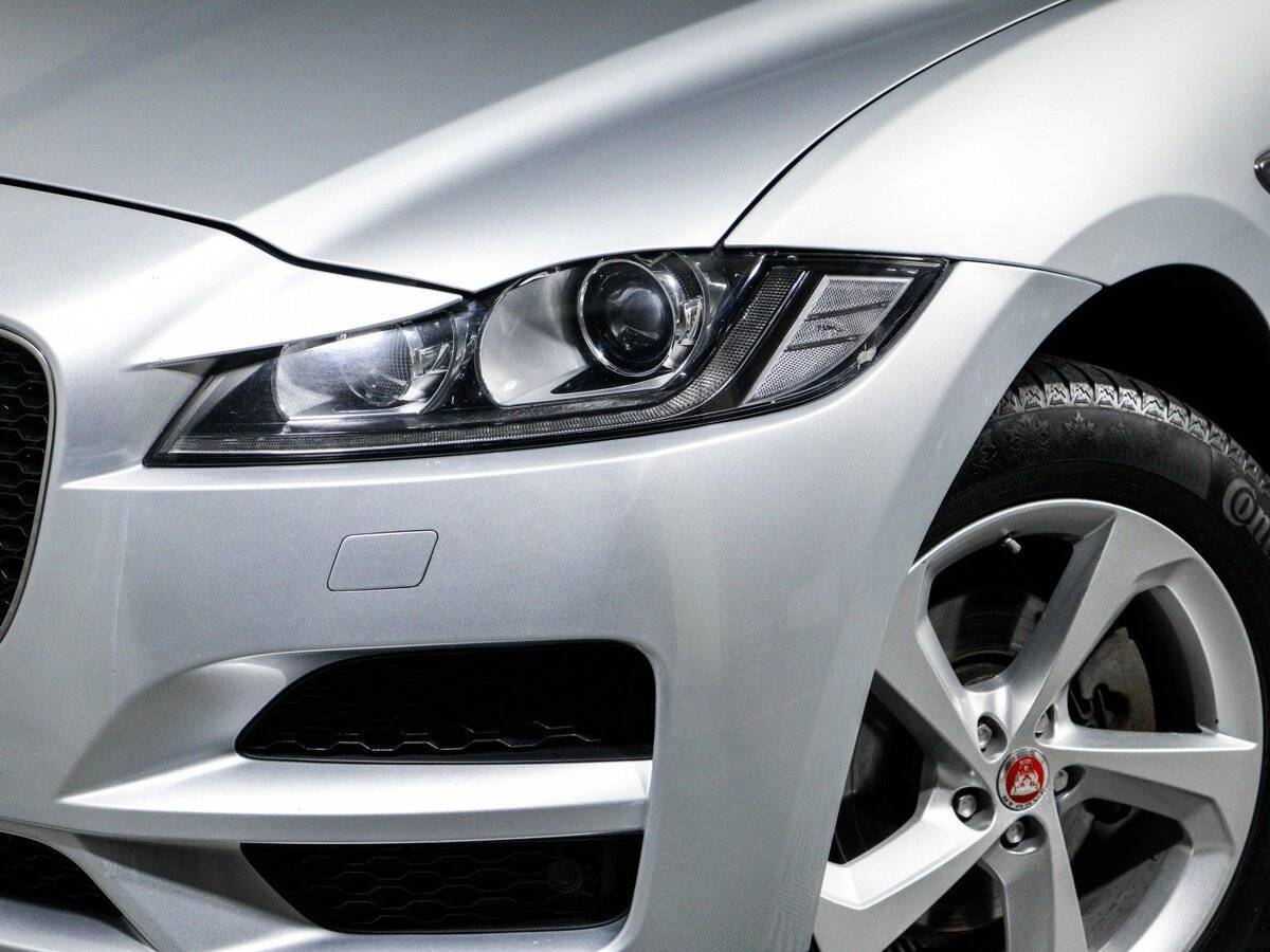 Купить Jaguar F-Pace с пробегом. Фото: #12