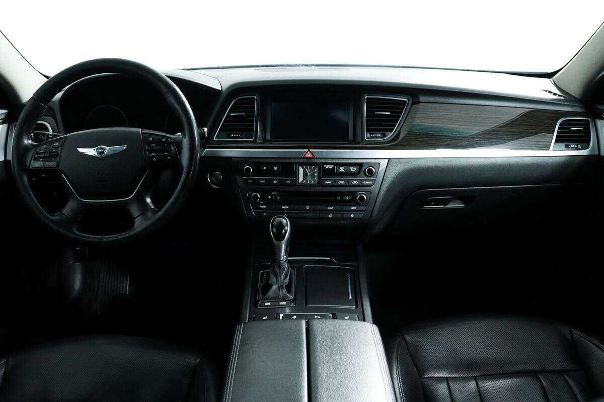 Купить Hyundai Genesis с пробегом. Фото: #10