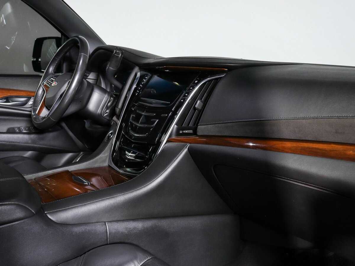 Купить Cadillac Escalade с пробегом. Фото: #5