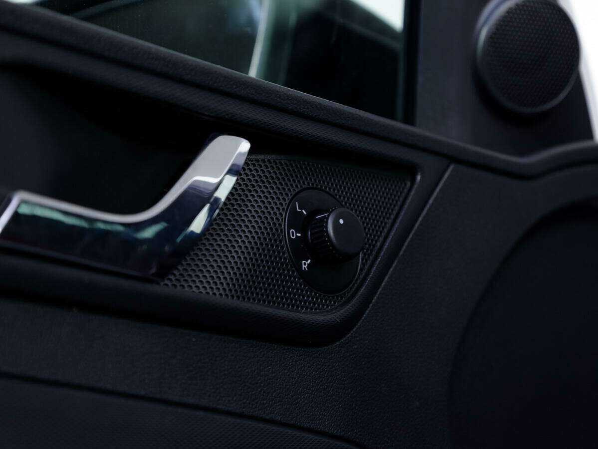 Купить Skoda Rapid с пробегом. Фото: #17