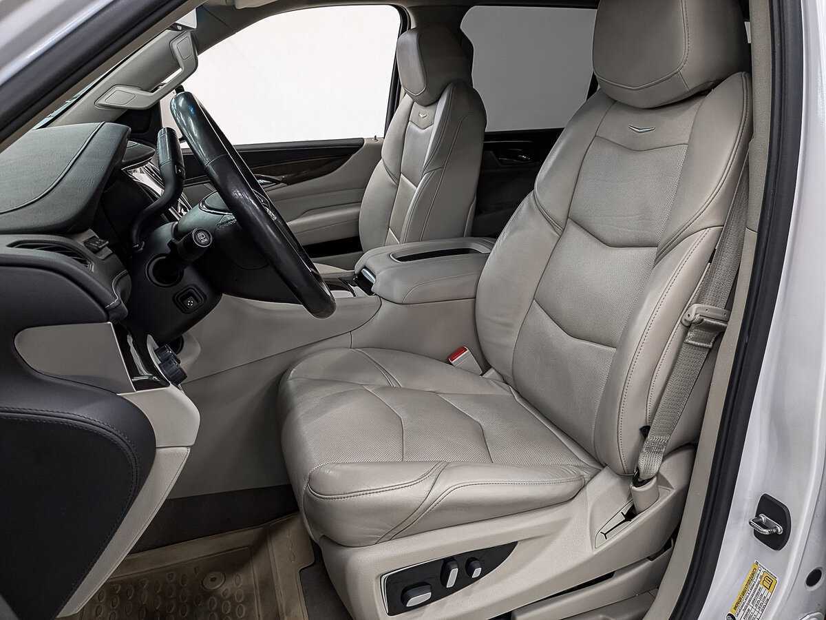 Купить Cadillac Escalade с пробегом. Фото: #19
