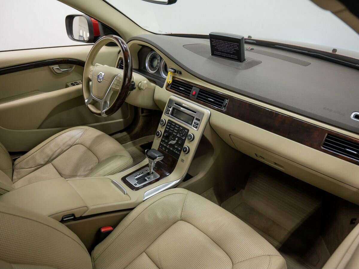 Купить Volvo XC70 с пробегом. Фото: #10