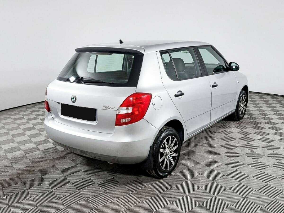 Купить Skoda Fabia с пробегом. Фото: #4
