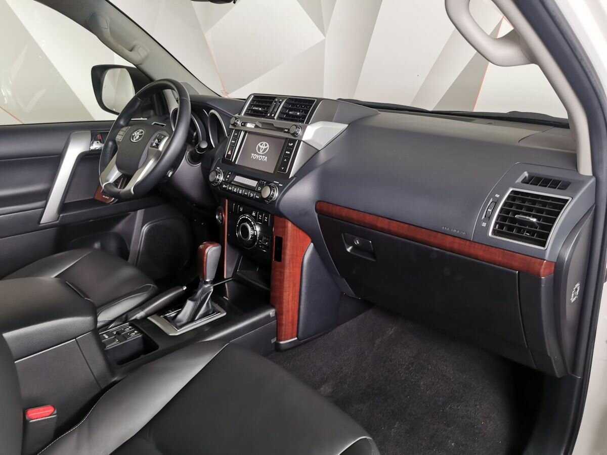 Купить Toyota Land Cruiser Prado с пробегом. Фото: #8