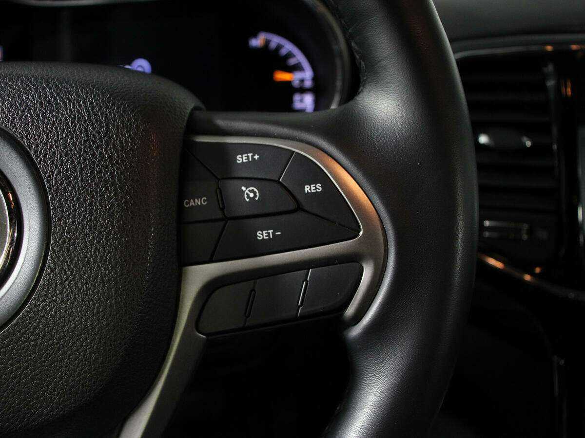 Купить Jeep Grand Cherokee с пробегом. Фото: #17