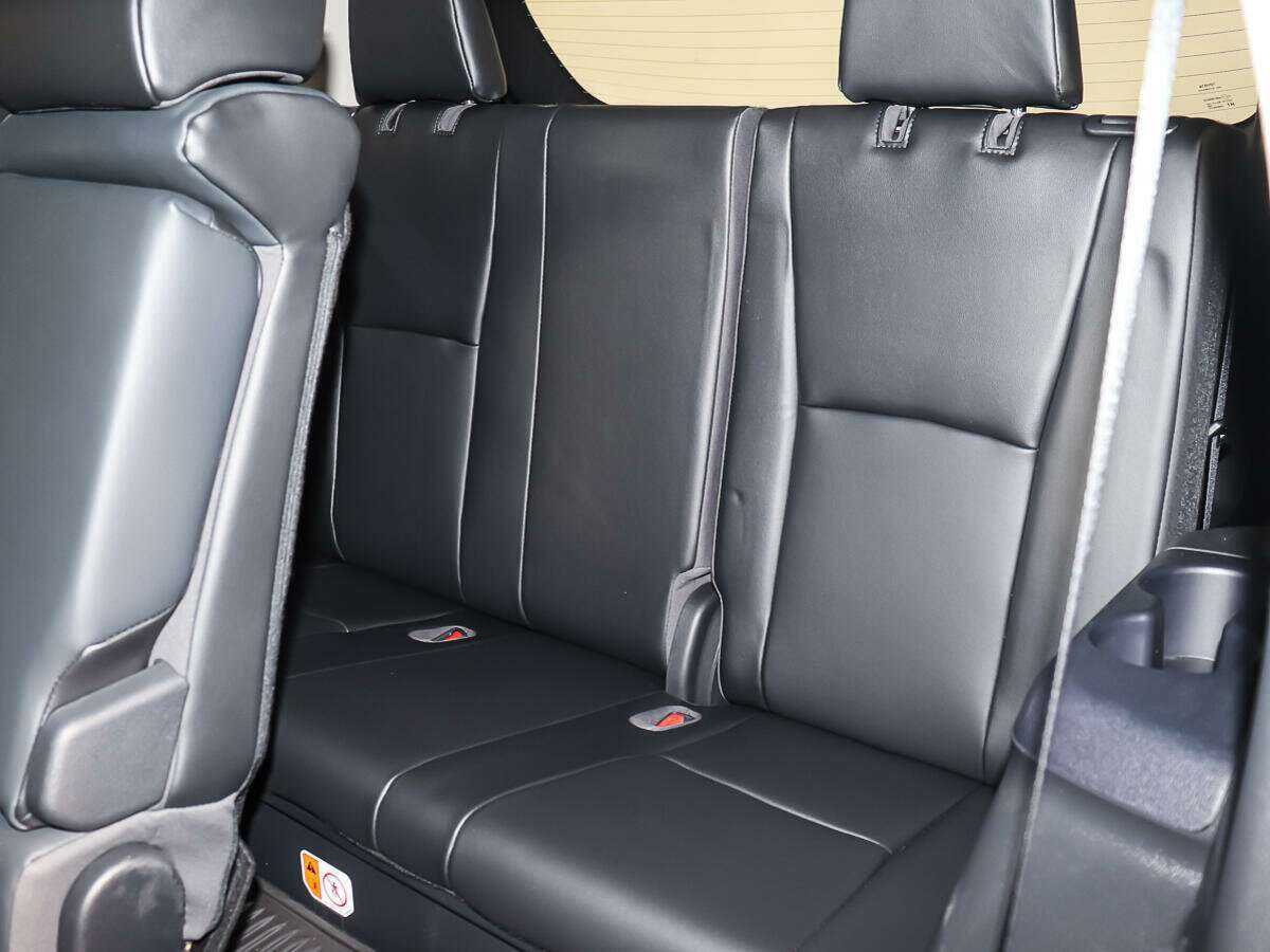 Купить Toyota Highlander с пробегом. Фото: #10