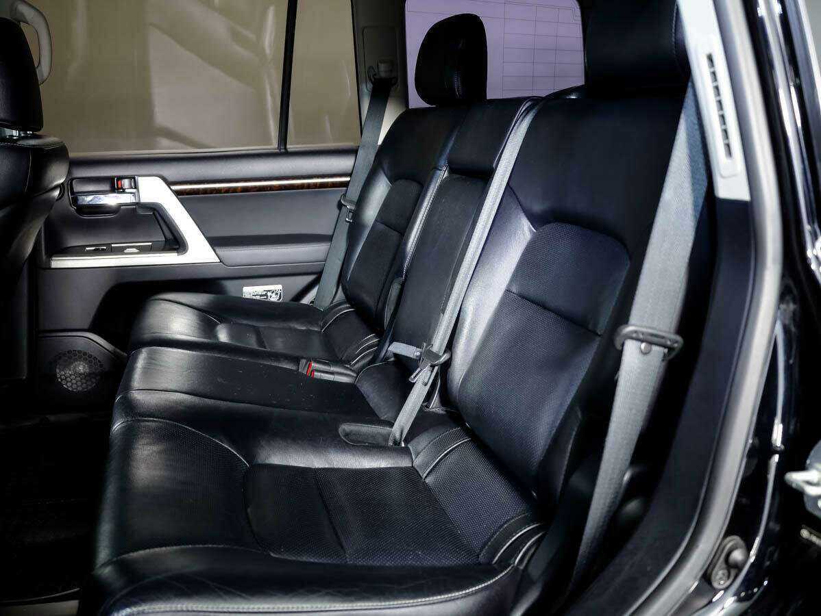 Купить Toyota Land Cruiser с пробегом. Фото: #11