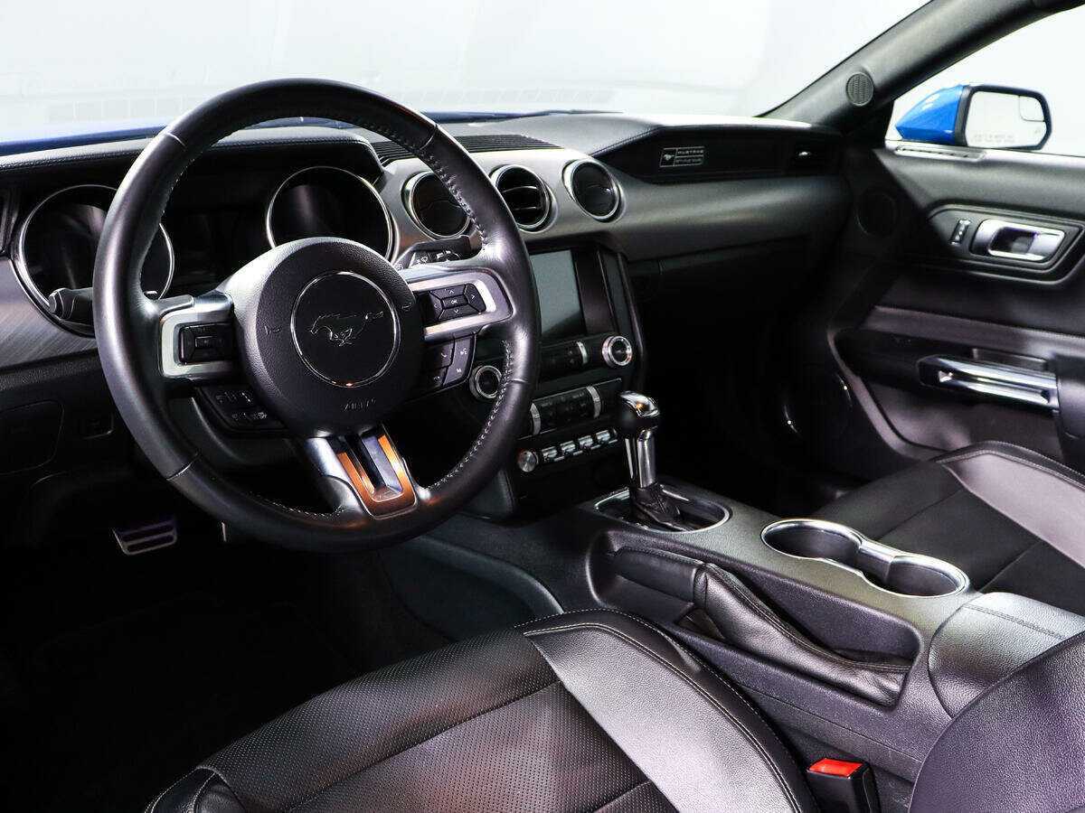 Купить Ford Mustang с пробегом. Фото: #11