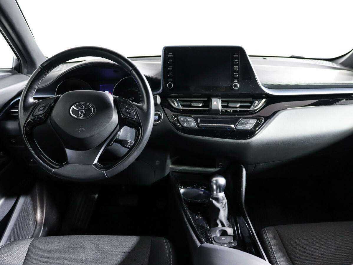 Купить Toyota C-HR с пробегом. Фото: #9