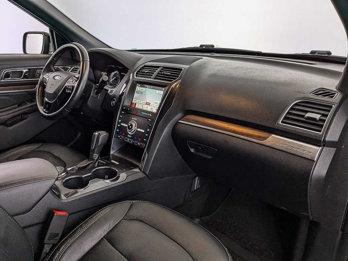 Купить Ford Explorer с пробегом. Фото: #12