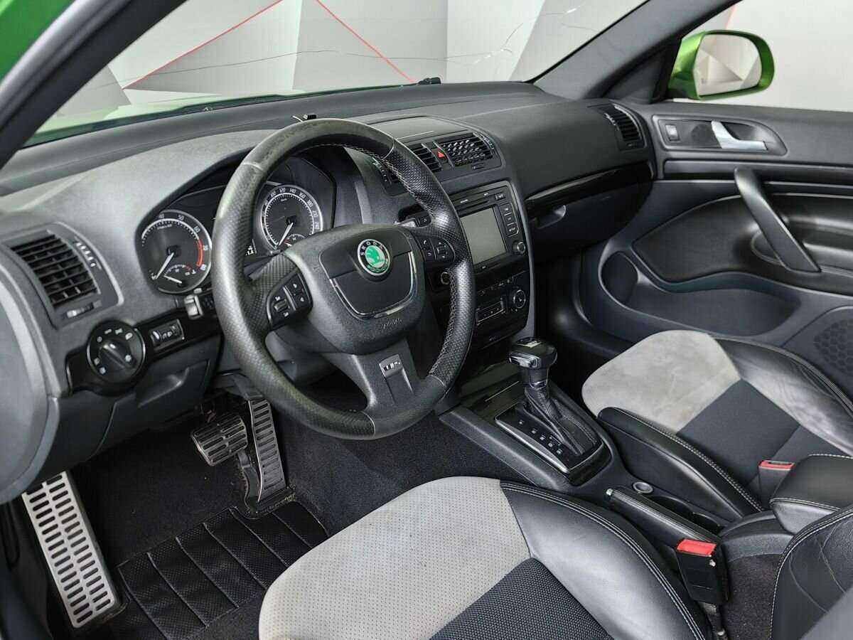 Купить Skoda Octavia RS с пробегом. Фото: #13