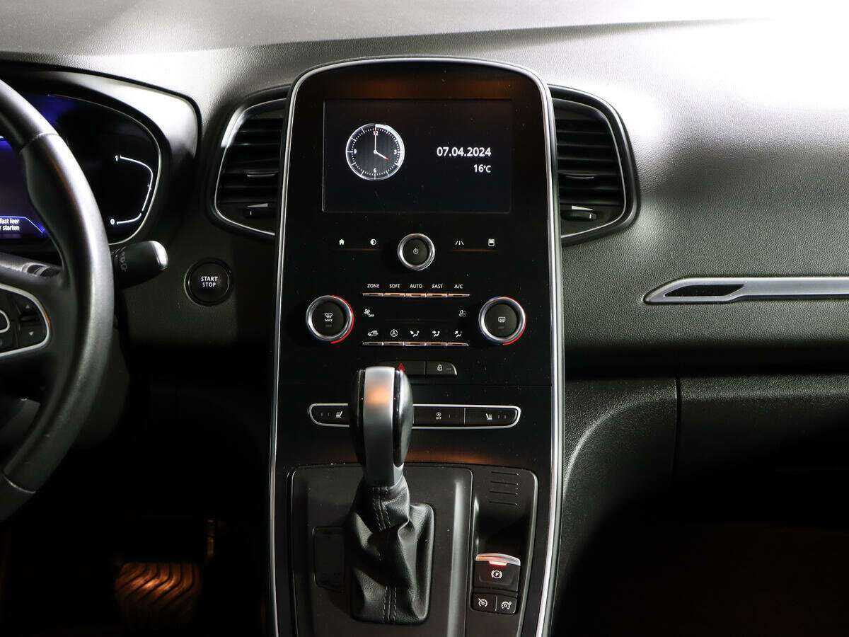 Купить Renault Scenic с пробегом. Фото: #10
