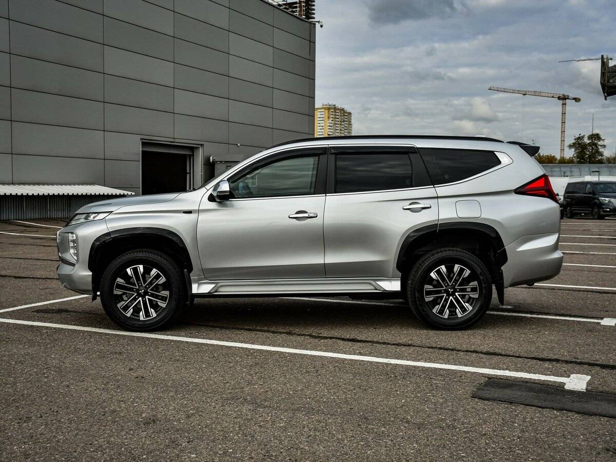 Купить Mitsubishi Montero Sport с пробегом. Фото: #7