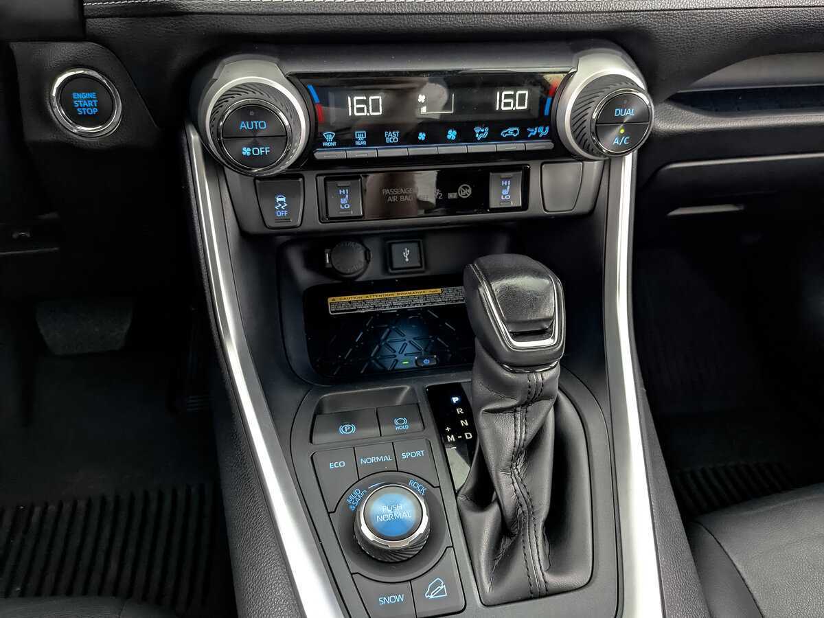 Купить Toyota RAV4 с пробегом. Фото: #21